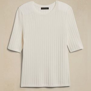 Banana Republic size XL creamy white knit t-shirt